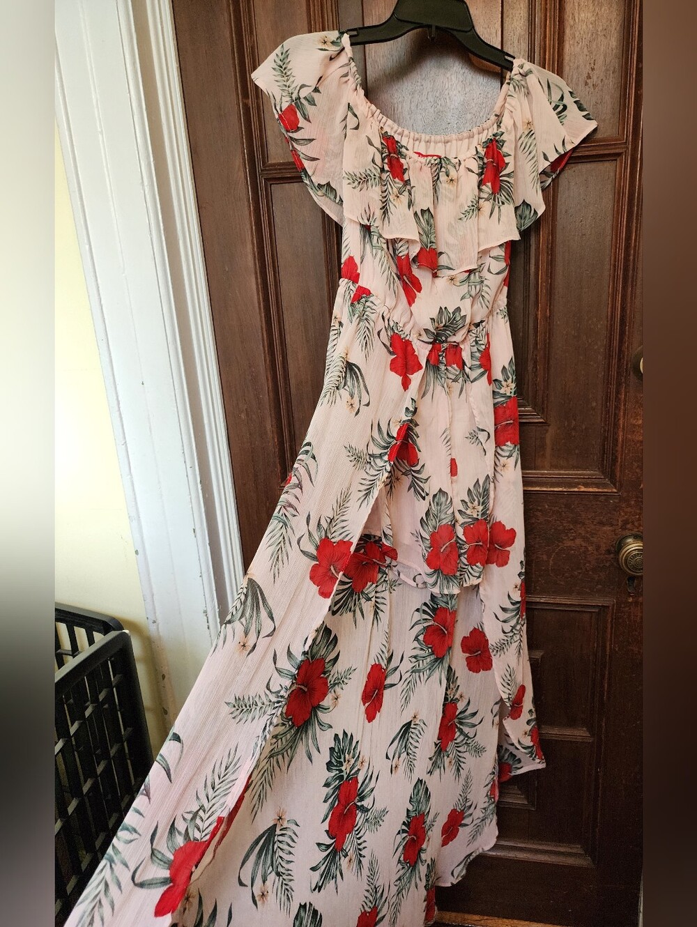 NWOT-GUESS Los Angeles Tropical Hibiscus Skirted Maxi Romper-Small